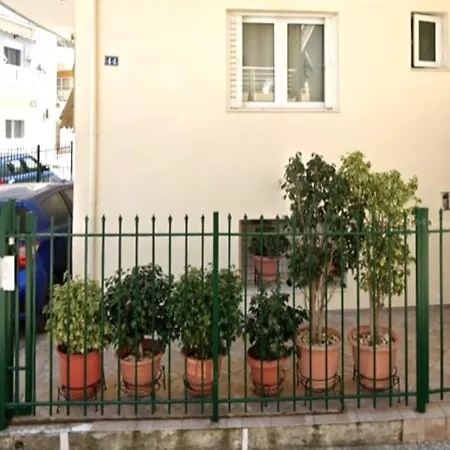 White&wood Apartment Patras